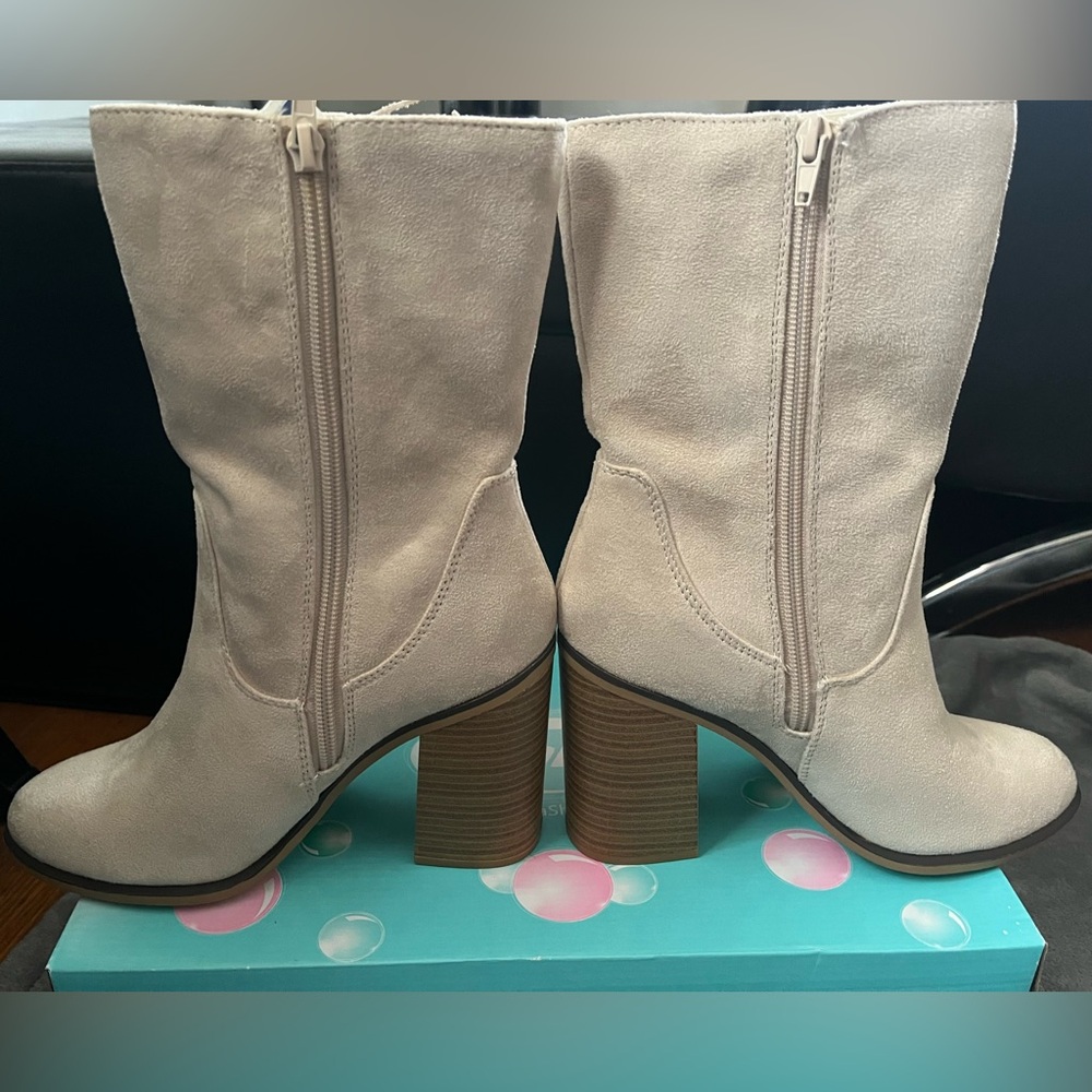 Women’s Soda Faux Suede Fringe Boots New with Tags & Box - Picture 4 of 16